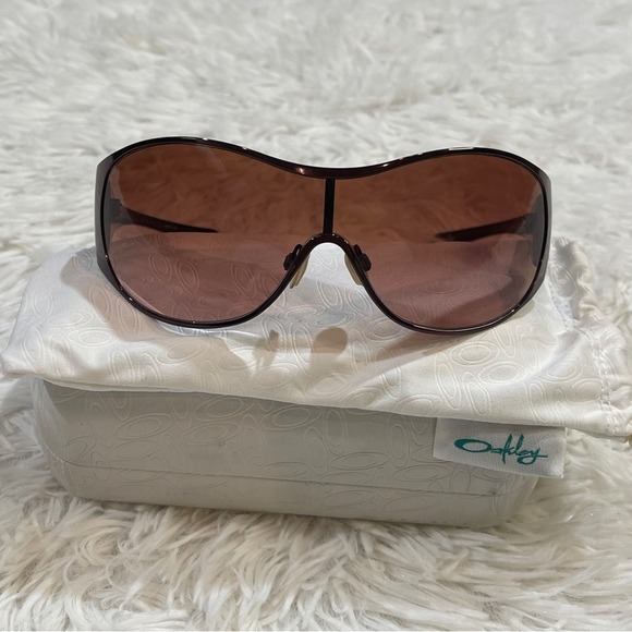 Oakley Breathless Wrap Sunglasses Antique Plum 05-944 130 - Picture 2 of 9